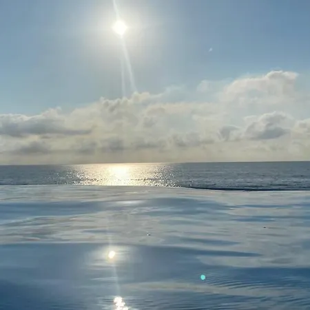Vue Avec Piscine Chauffee * Saint-Raphael (Var)