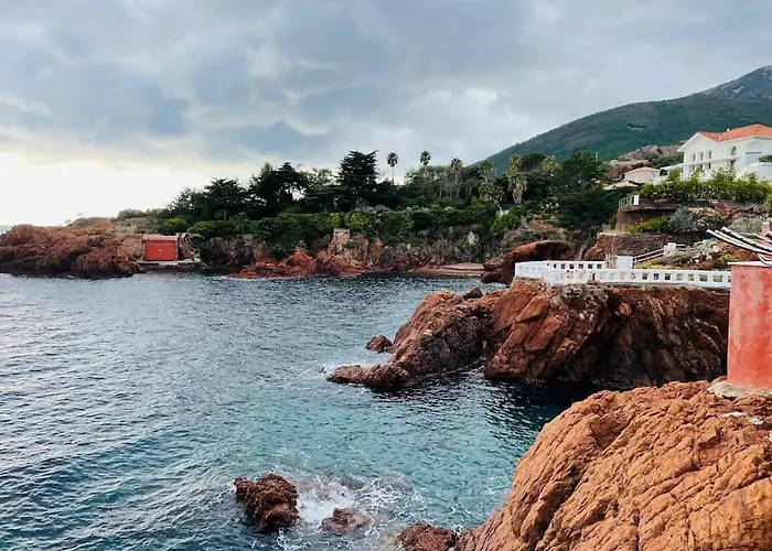 Vue Avec Piscine Chauffée