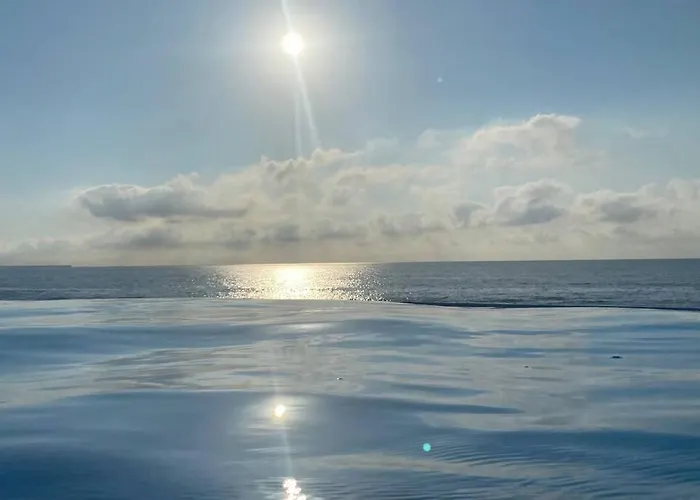 Vue Avec Piscine Chauffée * Saint-Raphaël