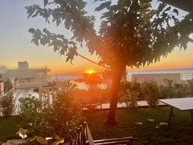 Vue Avec Piscine * Saint-Raphaël