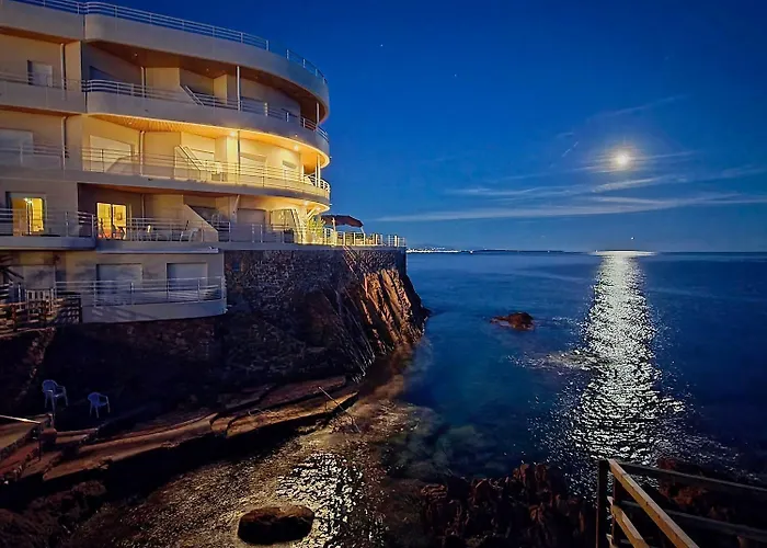 Vue Avec Piscine Chauffée *